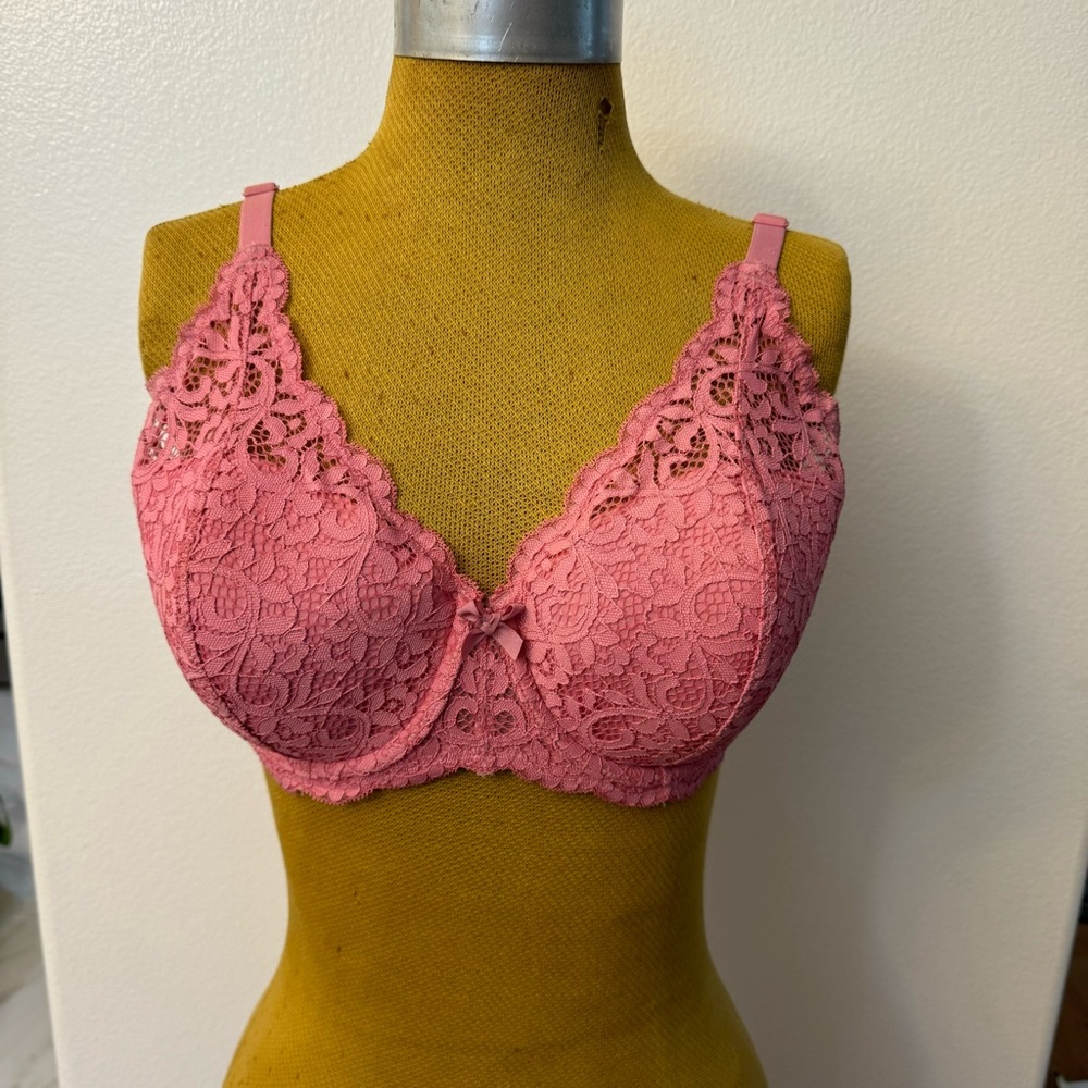 Victoria's Secret Pink Lace Underwire Bra